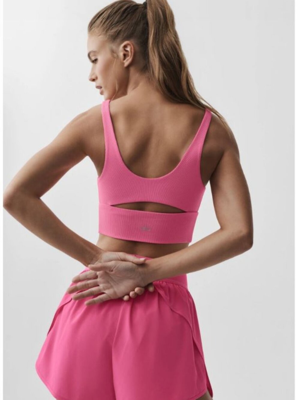 Alo Yoga Slit Bra Paradise Pink NEW $78 Sz XS - Picture 2 of 3